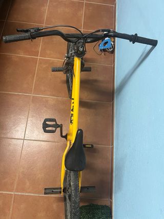 BMX bici amarilla