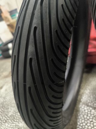Neumáticos moto 3 slicks de  agua Pirelli
