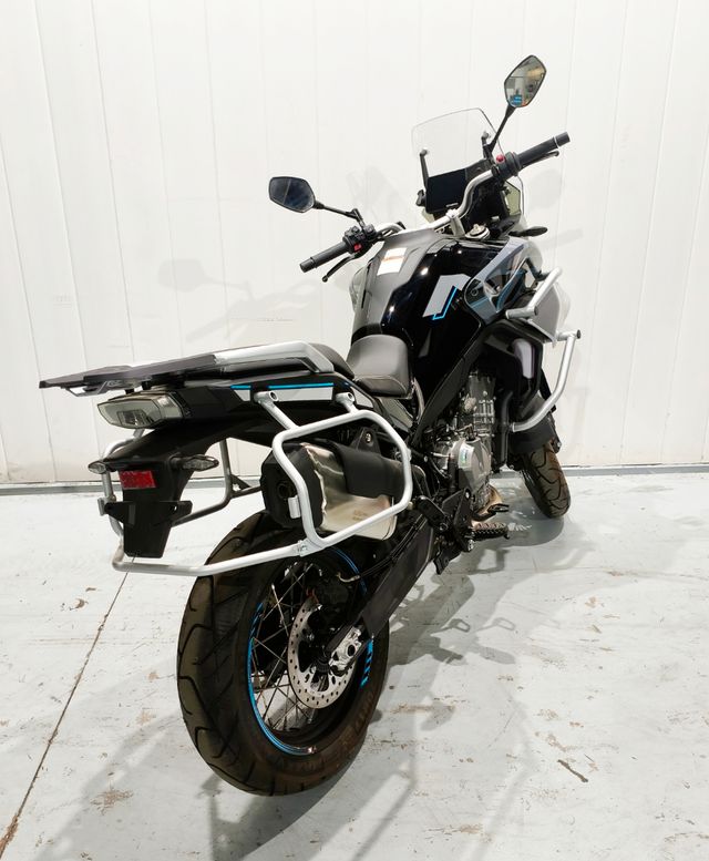 CFMOTO MT 800