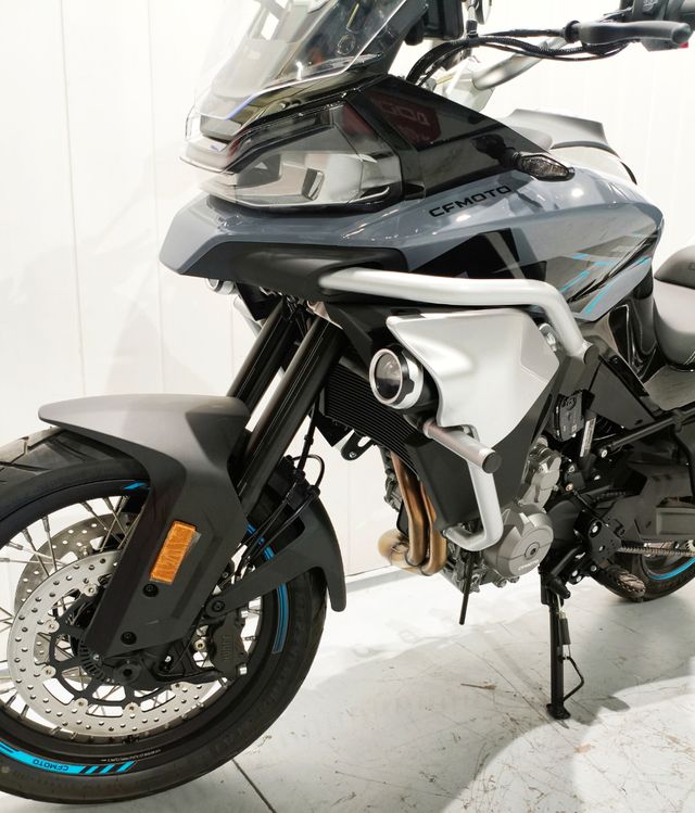 CFMOTO MT 800