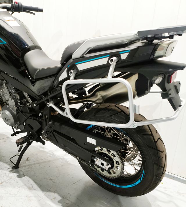 CFMOTO MT 800