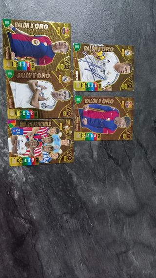 4 cartas Balón de Oro + 1 Invicible