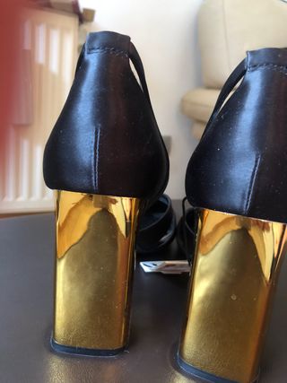 Zapatos Zara negros tacón - talla 40