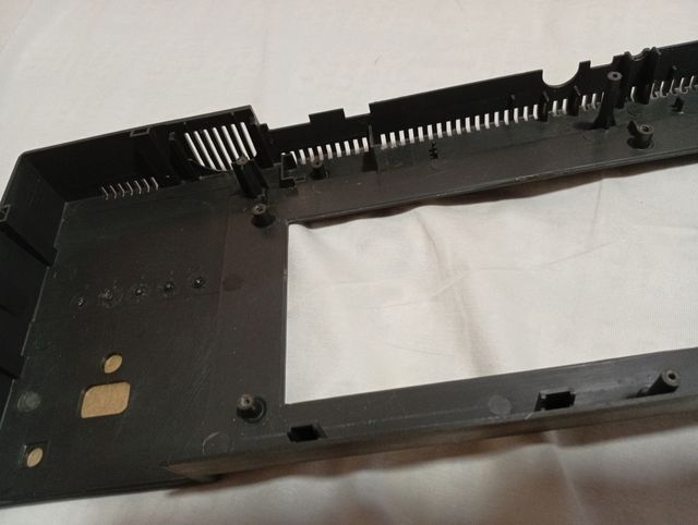 Amstrad CPC 6128: Carcasa superior