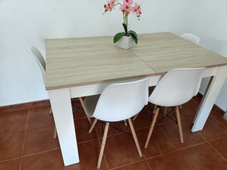 Mesa comedor beige de madera- extensible 
