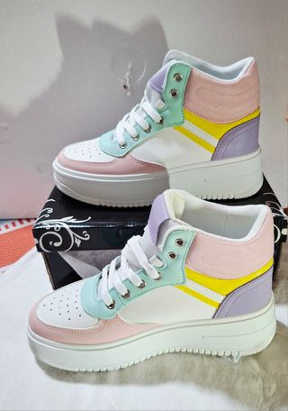 Scarpe sportive alte rosa e bianche 39