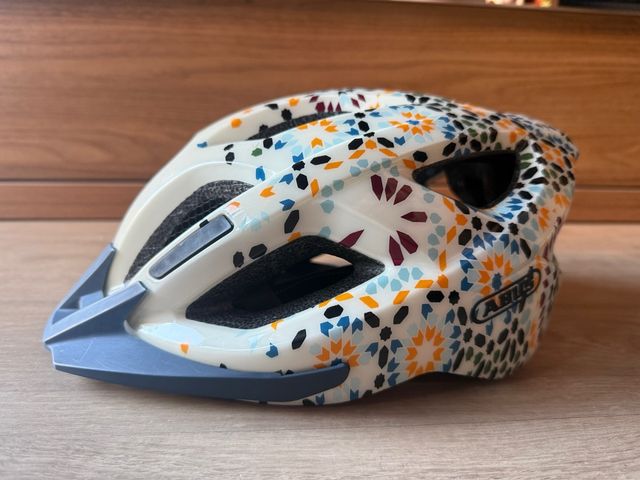 Casco bici Abus, estampado