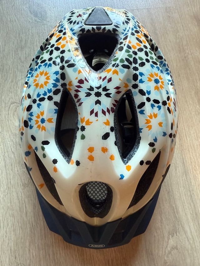 Casco bici Abus, estampado