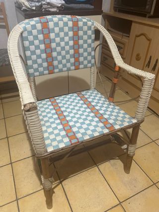 Butaca mimbre vintage azul y blanco