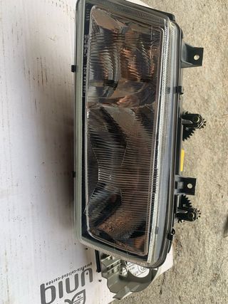 Título: Faro delantero izquierdo Lancia Delta II 