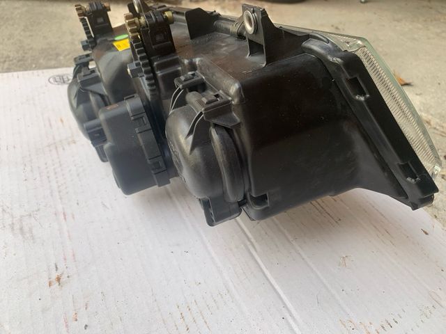 Título: Faro delantero izquierdo Lancia Delta II