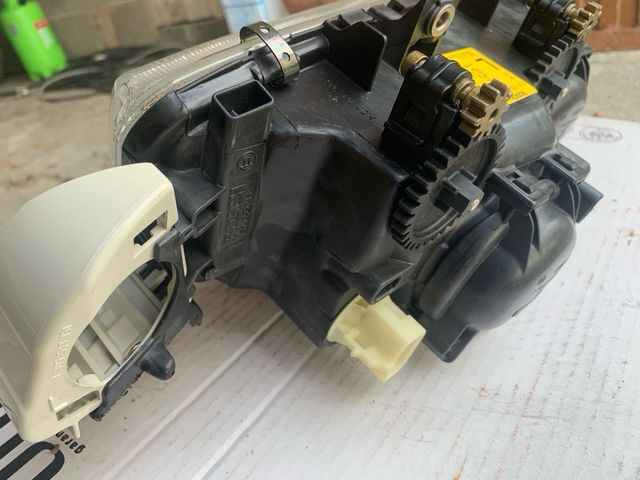 Título: Faro delantero izquierdo Lancia Delta II