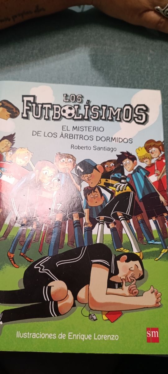 Los Futbolísimos 1: El misterio de los árbitros...