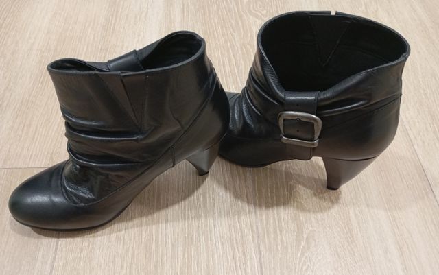 Botines negros con tacón N°37