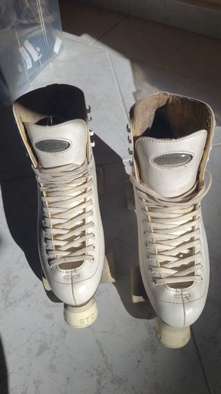 Patines artísticos blancos