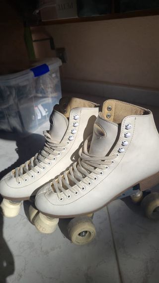 Patines artísticos blancos