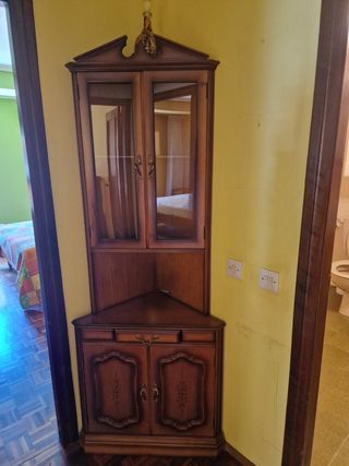 Mueble rinconero madera-vidrio