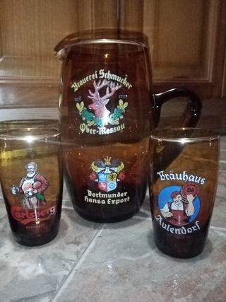Jarra y vasos cerveza alemana
