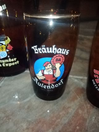 Jarra y vasos cerveza alemana