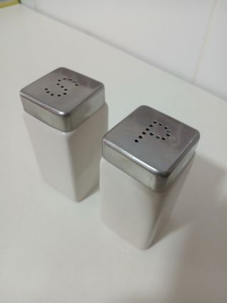 salero y pimentero