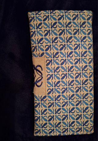 Bolso azul y beige estampado