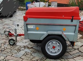 Remolque de coche con tapa 