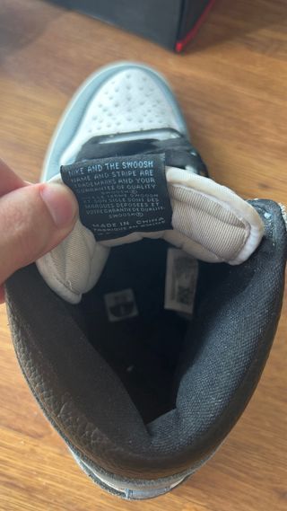 Air Jordan 1 Retro High OG - Azul Universitario
