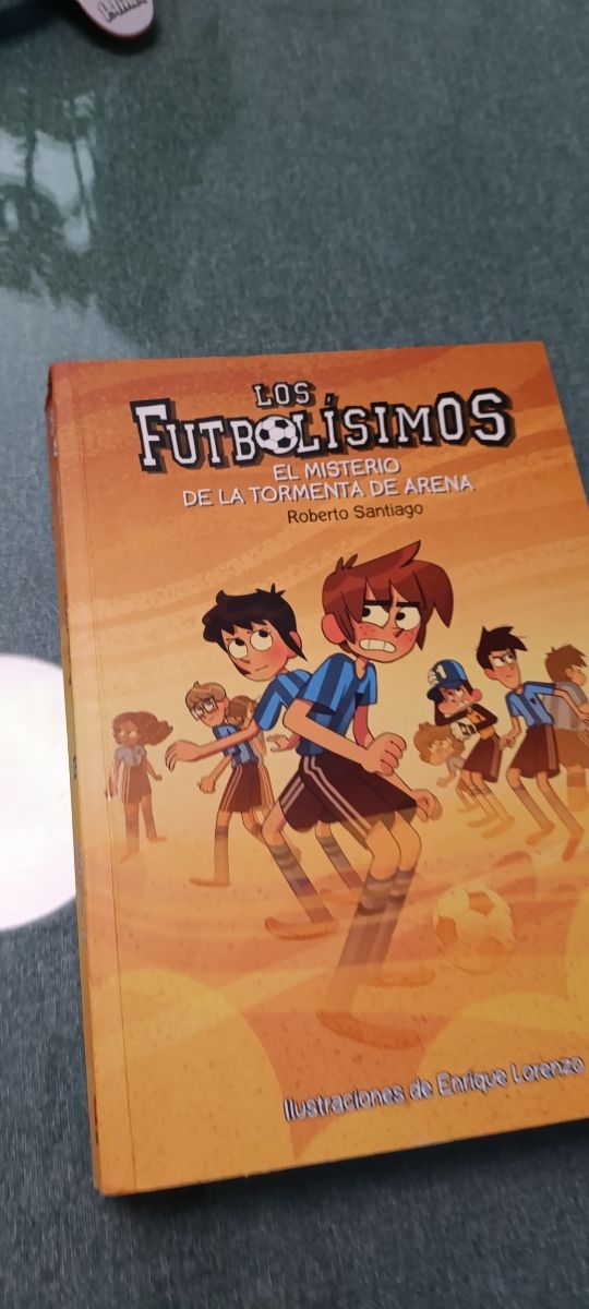 Libro Los Futbolisimos 14.