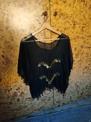 Traje árabe negro con dorado