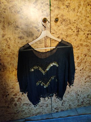 Traje árabe negro con dorado