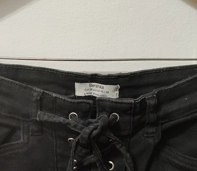 Short negro Bershka mujer Talla 36