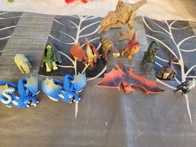 Lote Figuras Dragones y Monstruos