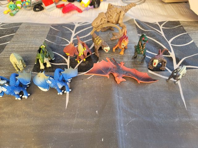 Lote Figuras Dragones y Monstruos