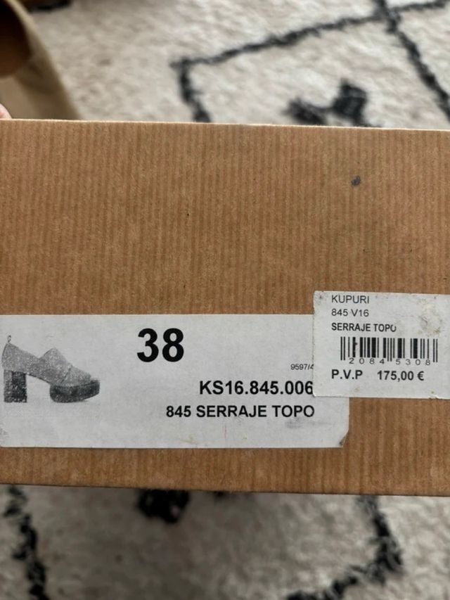 Zapatos tacón beige plataforma