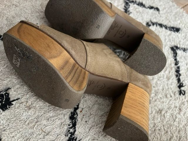 Zapatos tacón beige plataforma