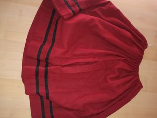 Saya roja refajo tradicional