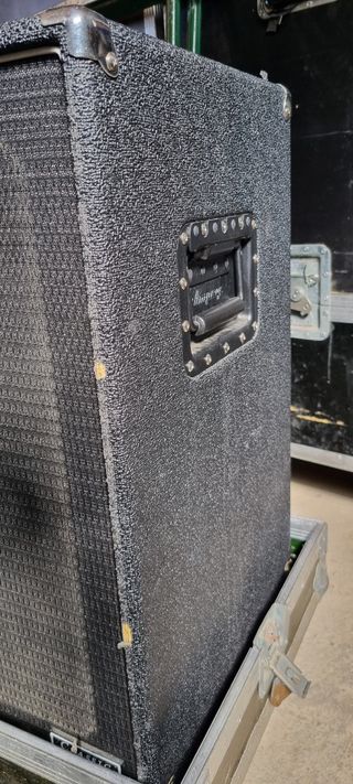 Amplificador de bajo ampeg