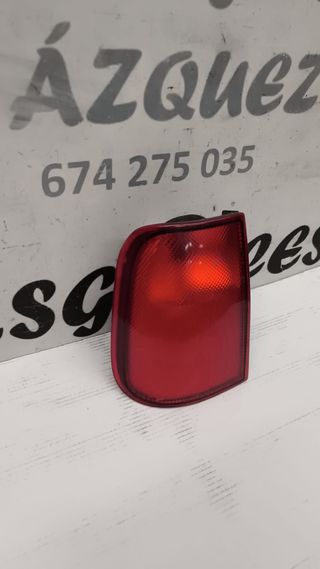 Piloto trasero izq sup Nissan Terrano II Fase I 95