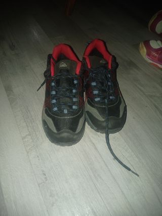 Zapatos Kinley negros y rojos