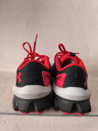 Zapatillas Under Armour rojas y negras nº 38