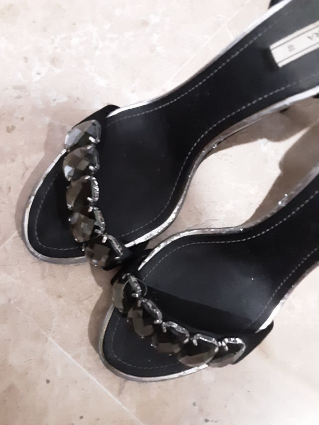 Zapatos Zara negros de tacón fino 8 cm 40 pedrería