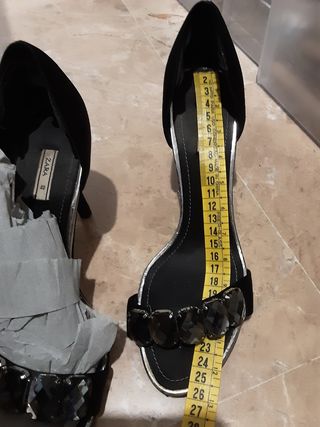 Zapatos Zara negros de tacón fino 8 cm 40 pedrería