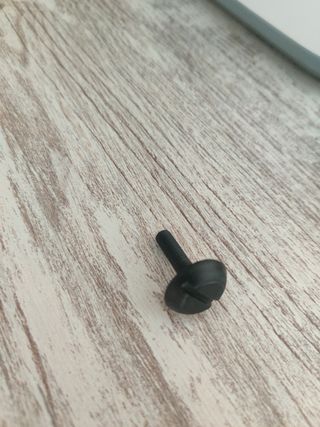 Tornillo plástico negro pak3