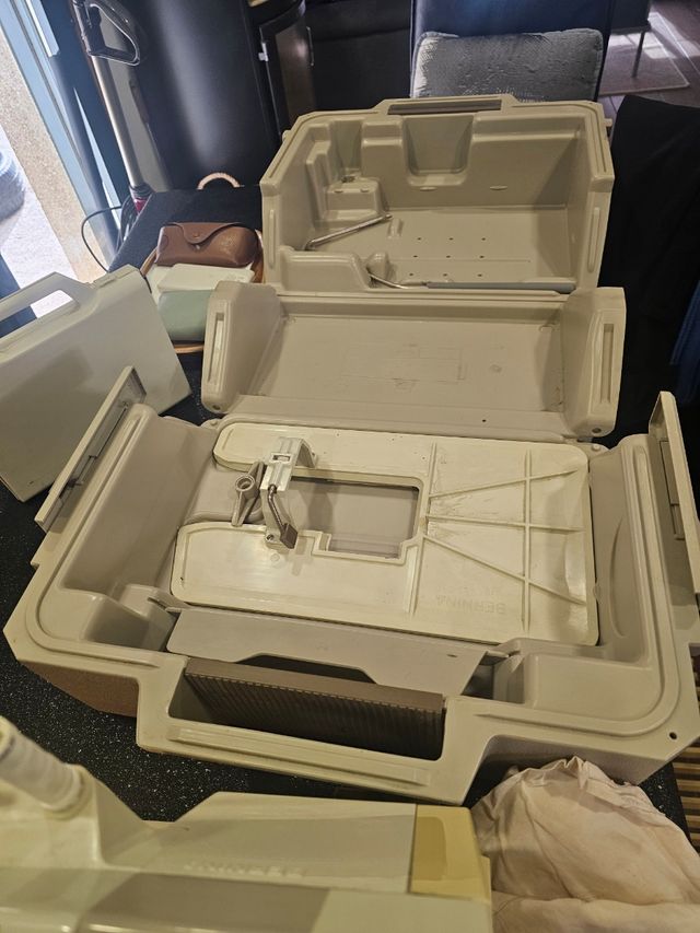 Máquina de coser Bernina Record 830