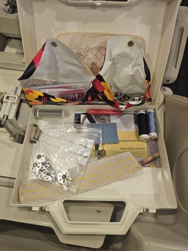 Máquina de coser Bernina Record 830