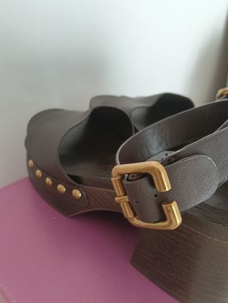 Sandálias Bershka Marrom - Salto Alto