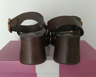 Sandálias Bershka Marrom - Salto Alto