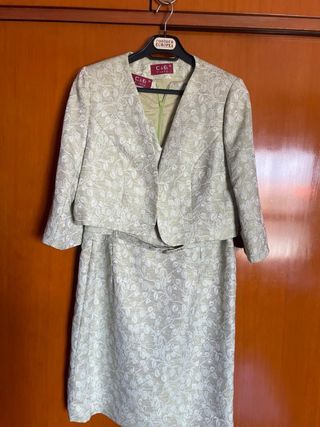 Traje C&E beige eventos