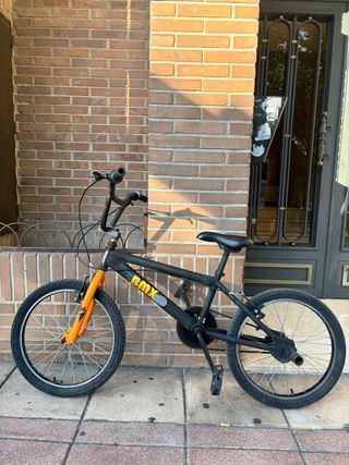 Bicicleta BMX negra