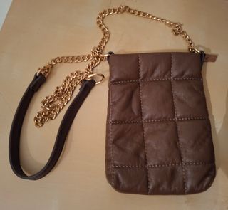 Bolso bandolera marrón acolchado